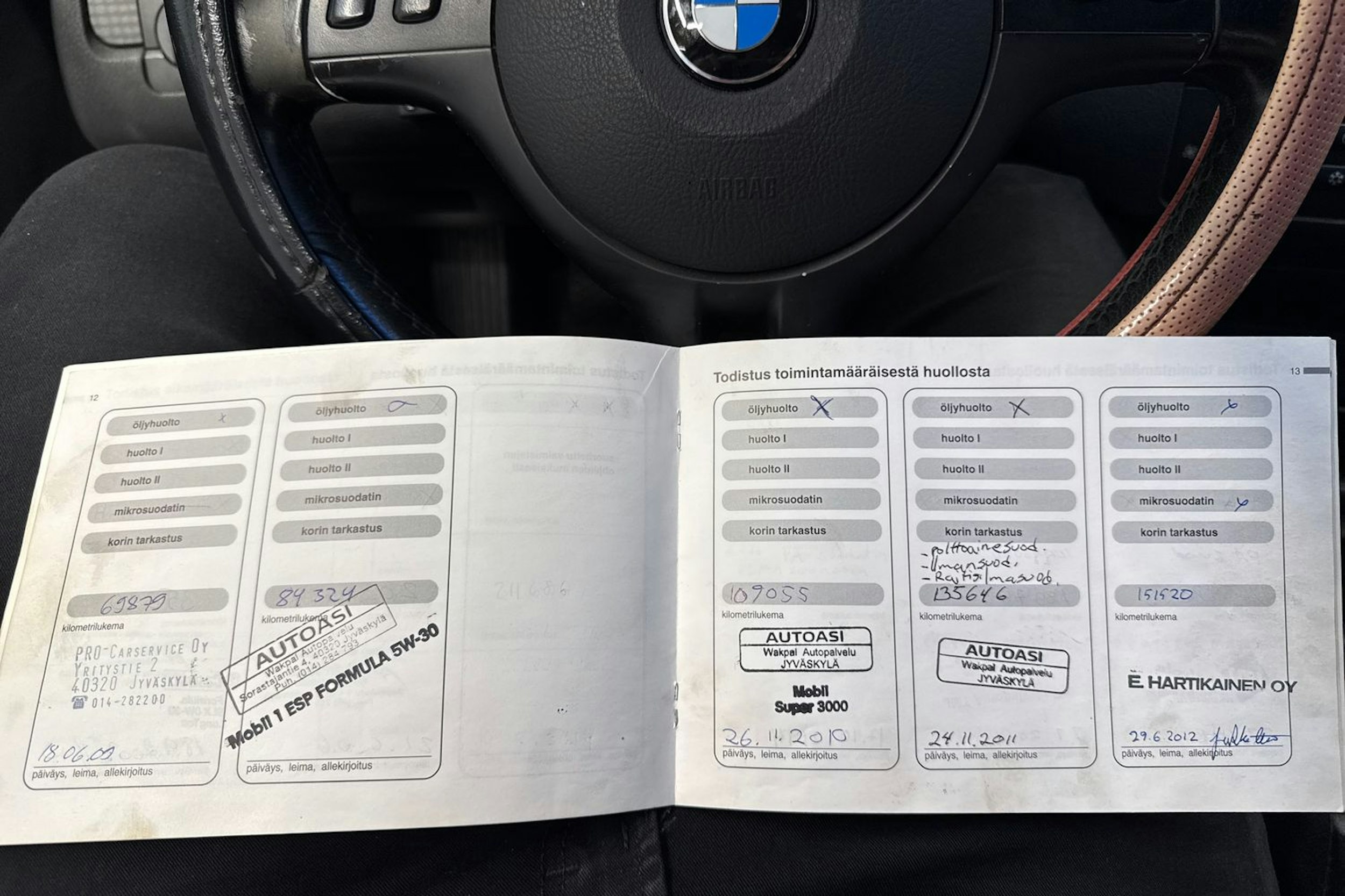 musta BMW 320 2004 kuva 21.