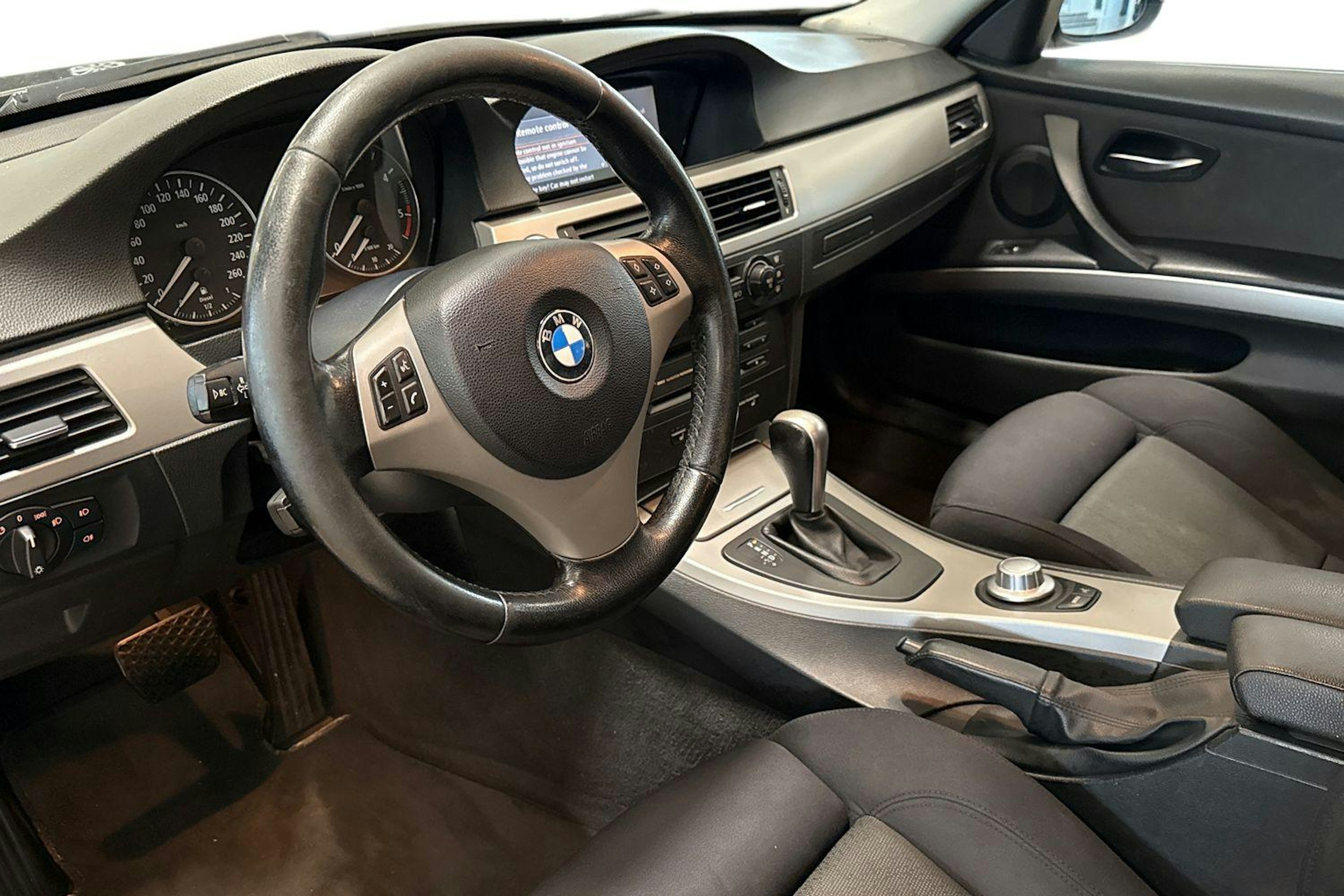 harmaa BMW 320 2006 kuva 7.