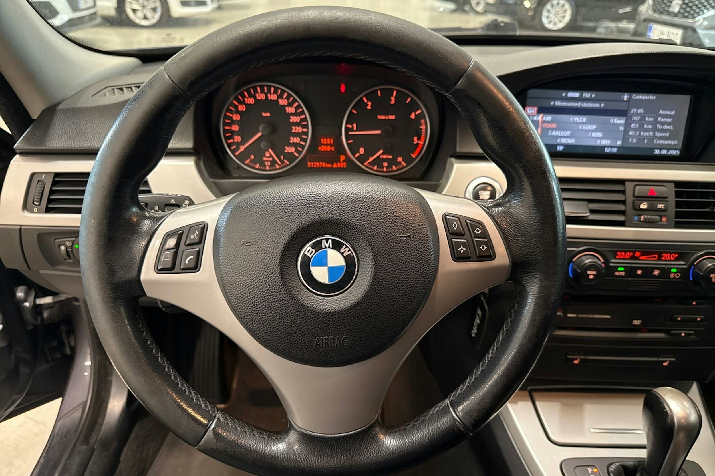 harmaa BMW 320 2006 kuva 17.