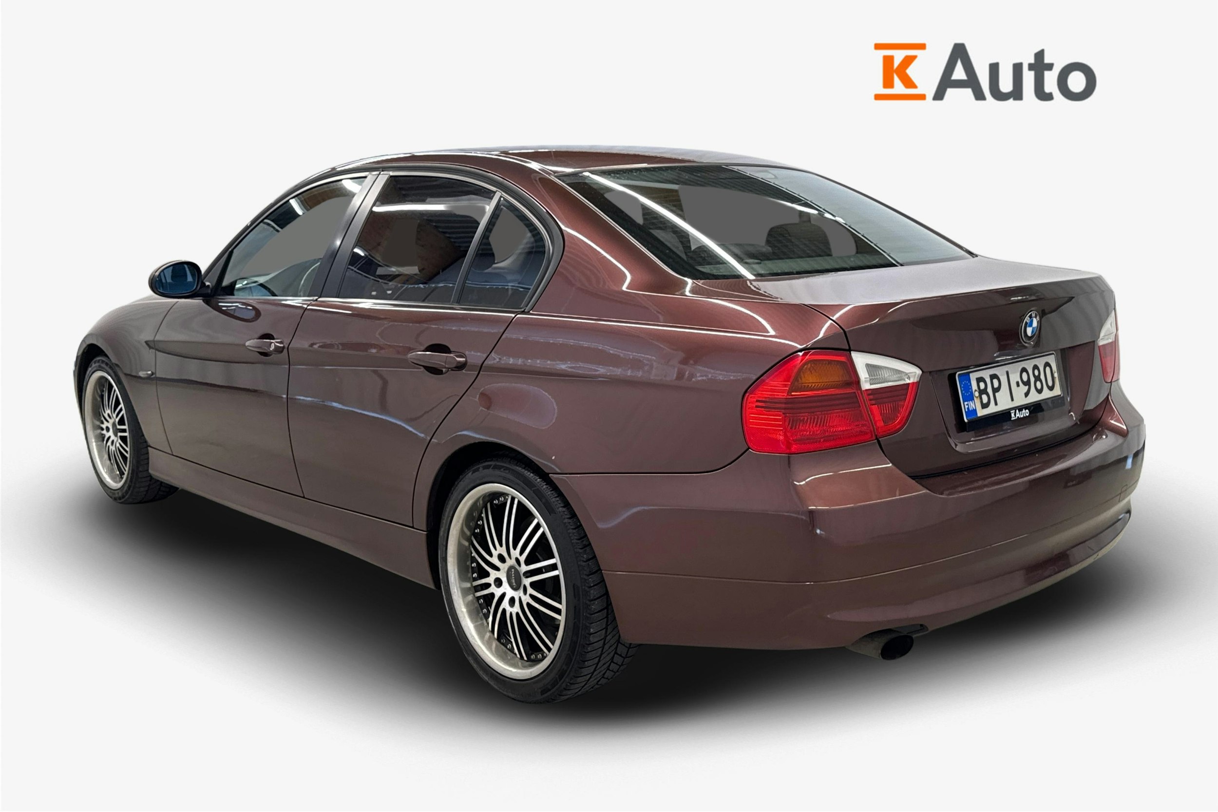 punainen BMW 320 2007 kuva 2.