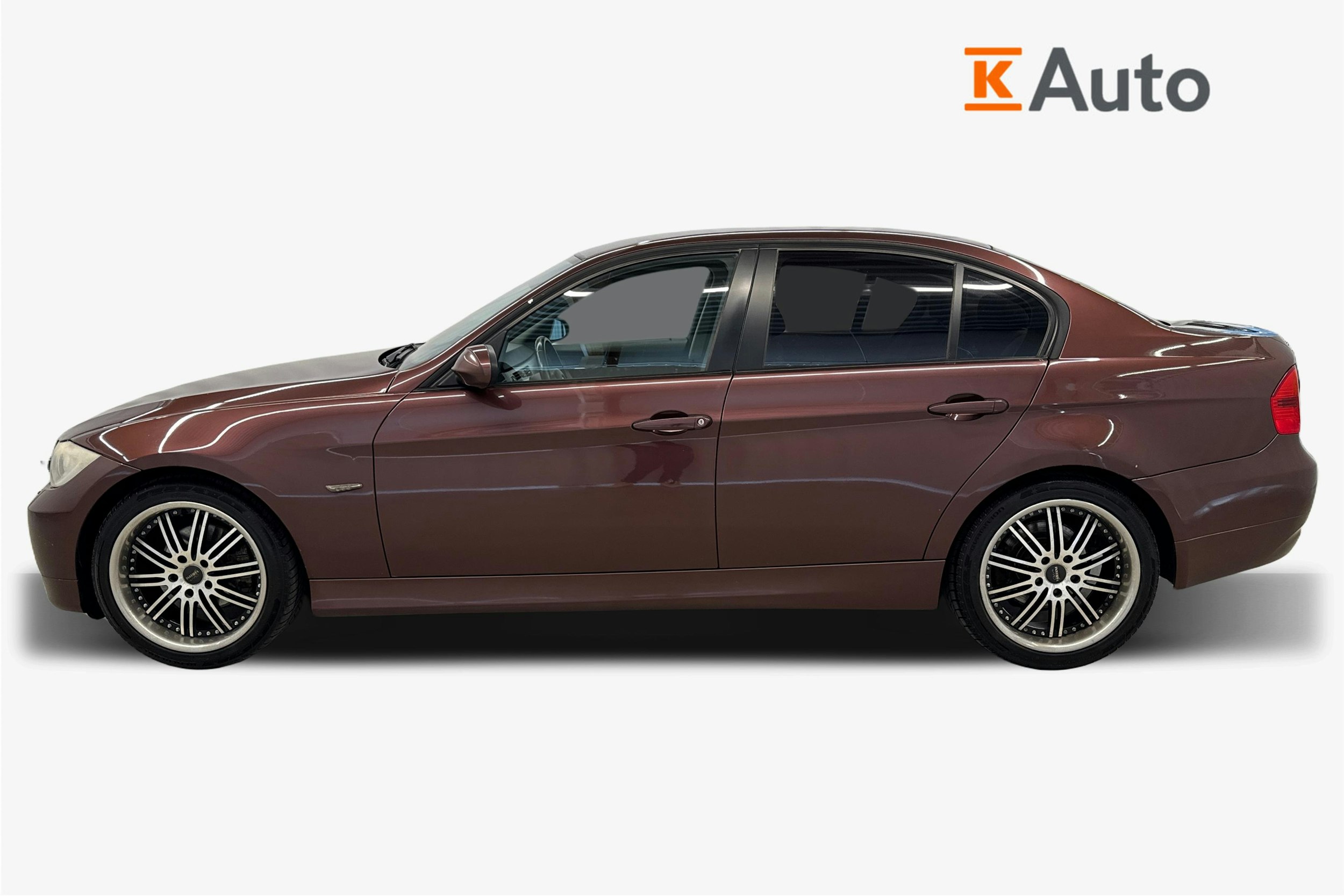 punainen BMW 320 2007 kuva 6.