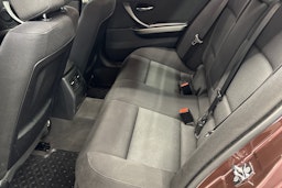 punainen BMW 320 2007 kuva 10.