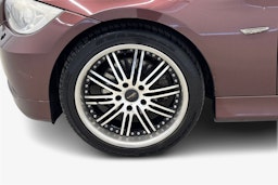 punainen BMW 320 2007 kuva 11.