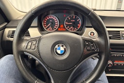 punainen BMW 320 2007 kuva 14.