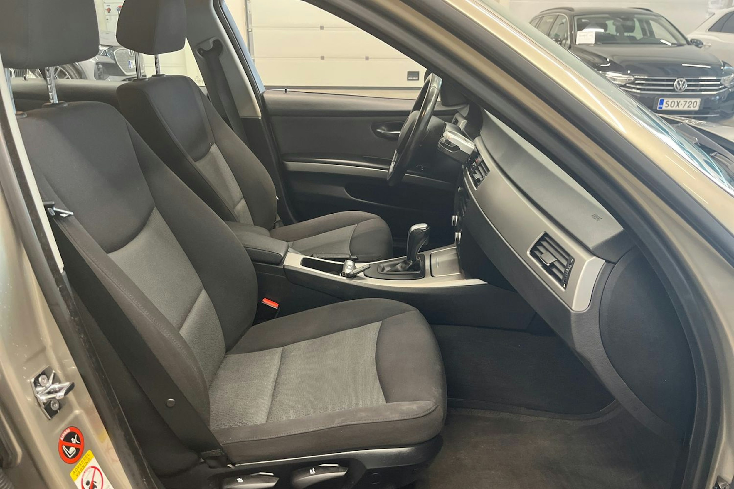 ruskea (beige) BMW 320 2007 kuva 15.