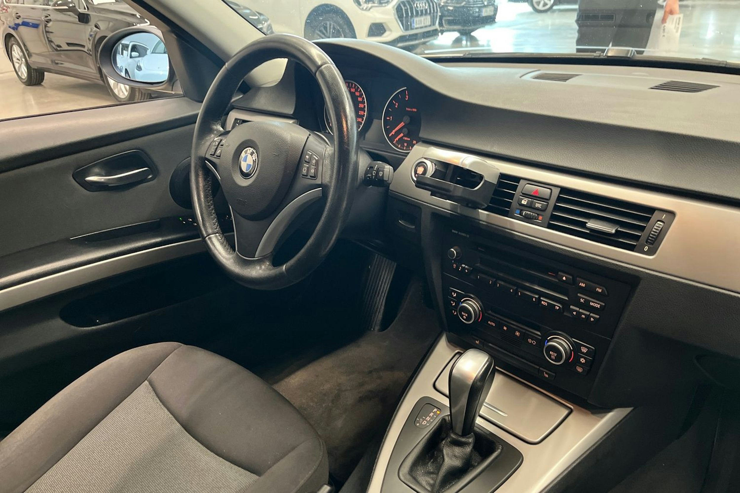 ruskea (beige) BMW 320 2007 kuva 16.