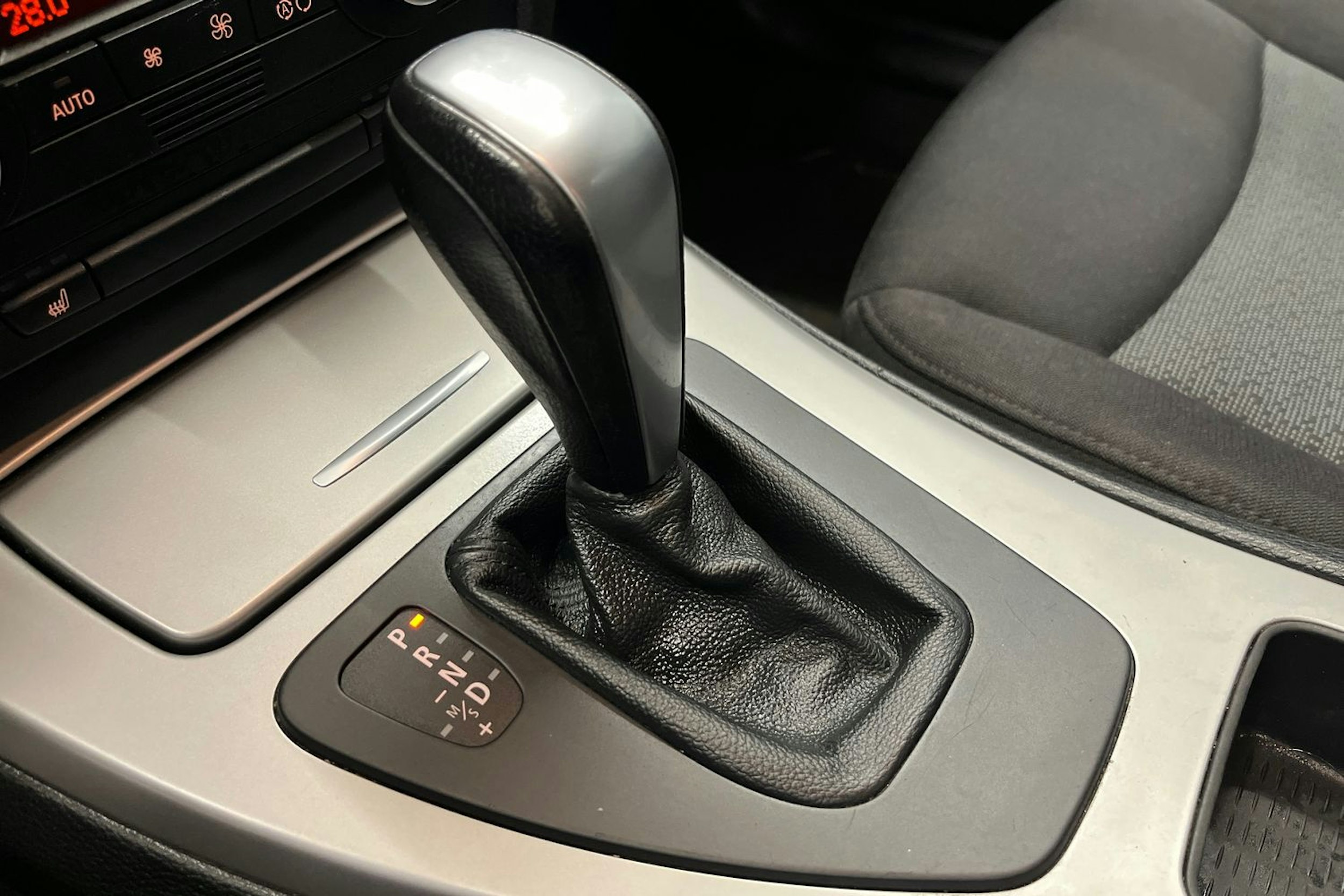 ruskea (beige) BMW 320 2007 kuva 19.