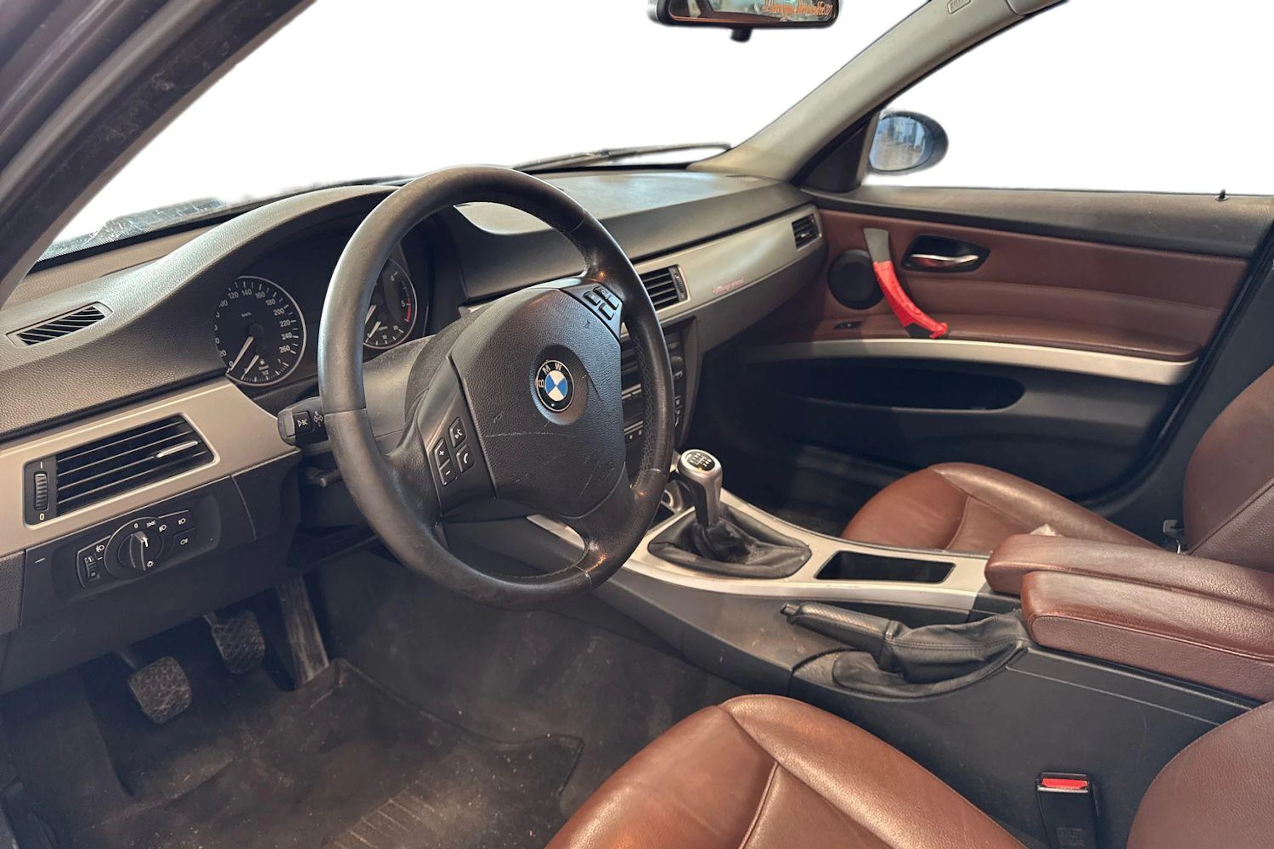 Harmaa BMW 320 2007 kuva 6.