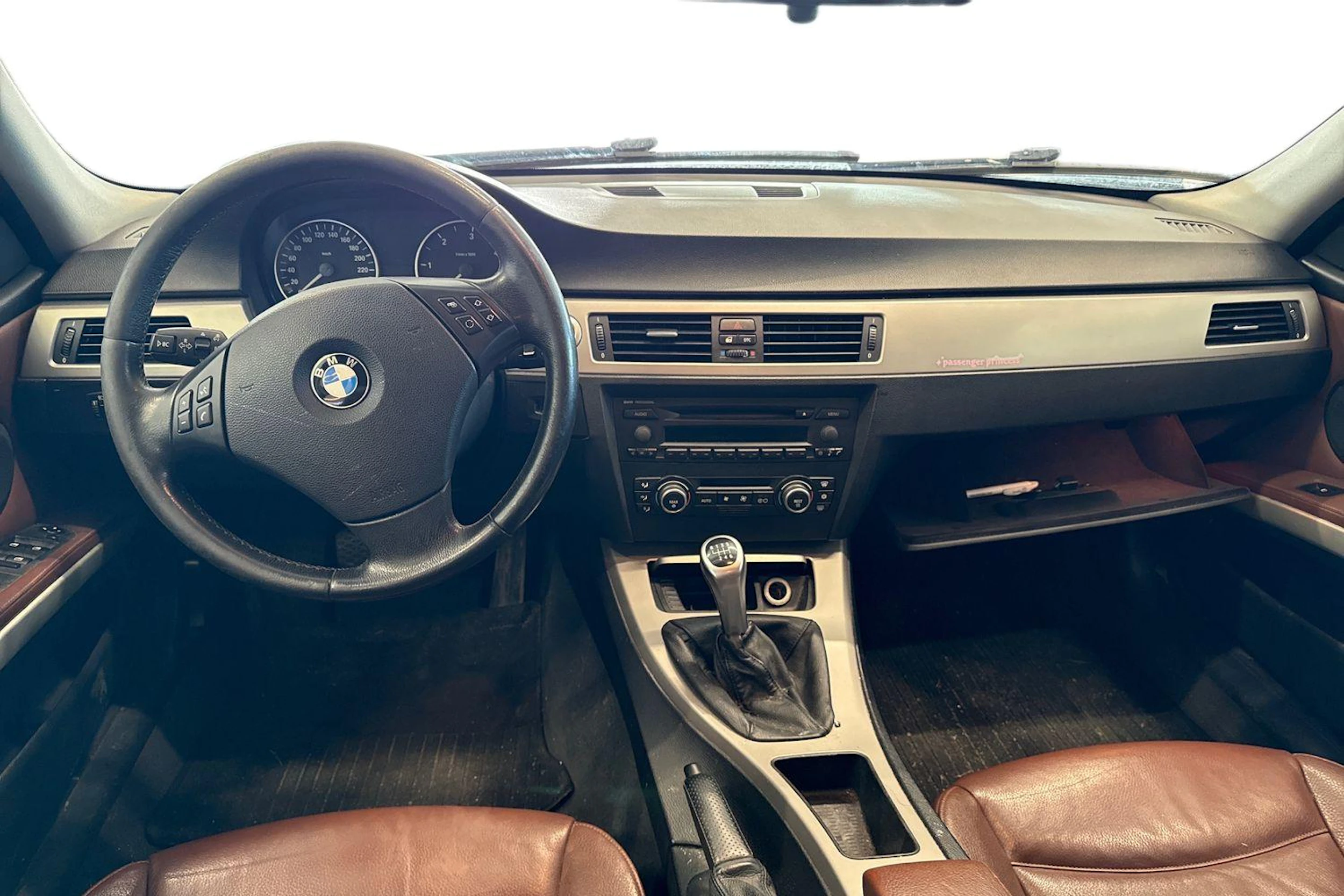 Harmaa BMW 320 2007 kuva 7.
