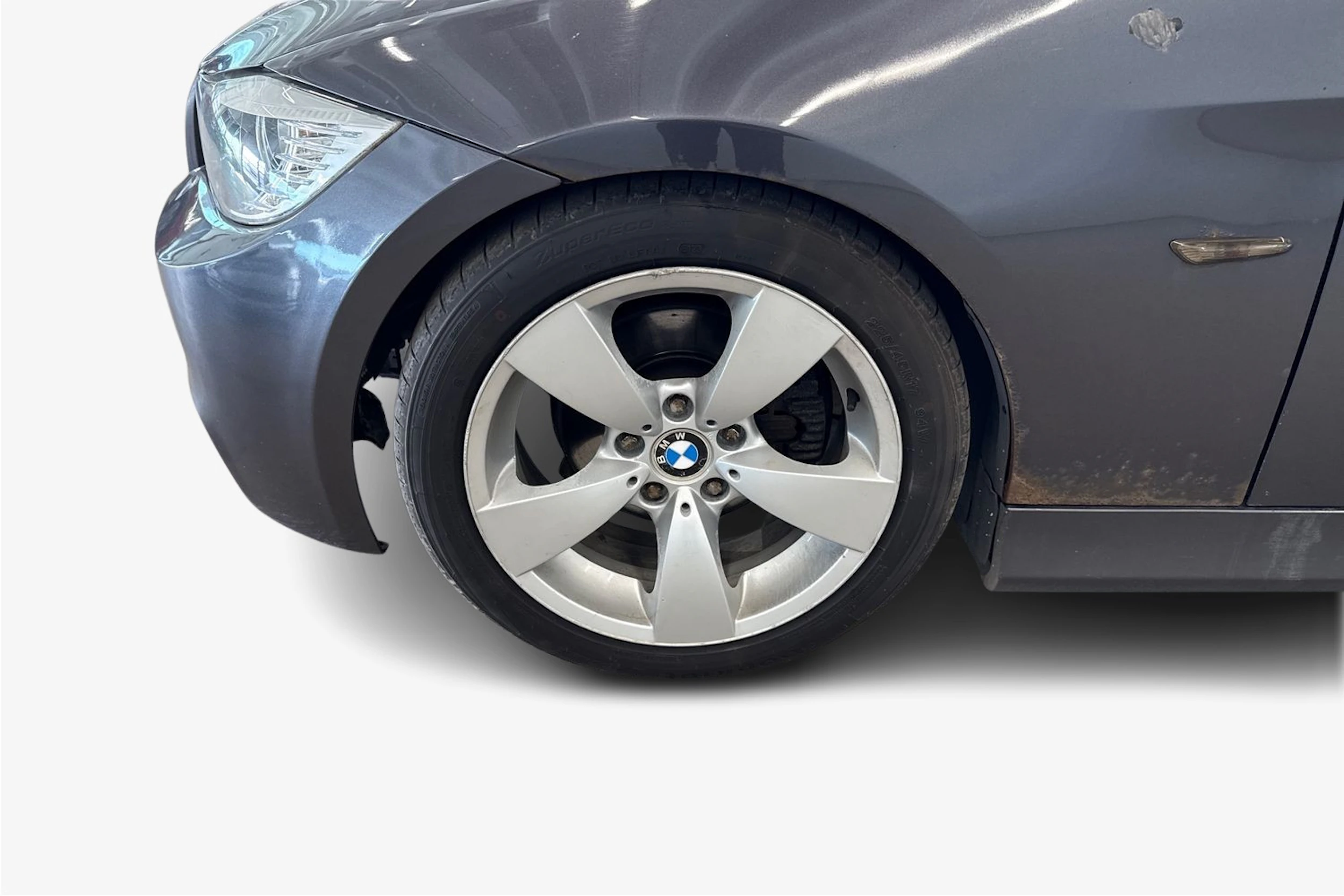 Harmaa BMW 320 2007 kuva 9.