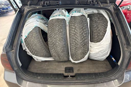 Harmaa BMW 320 2007 kuva 11.