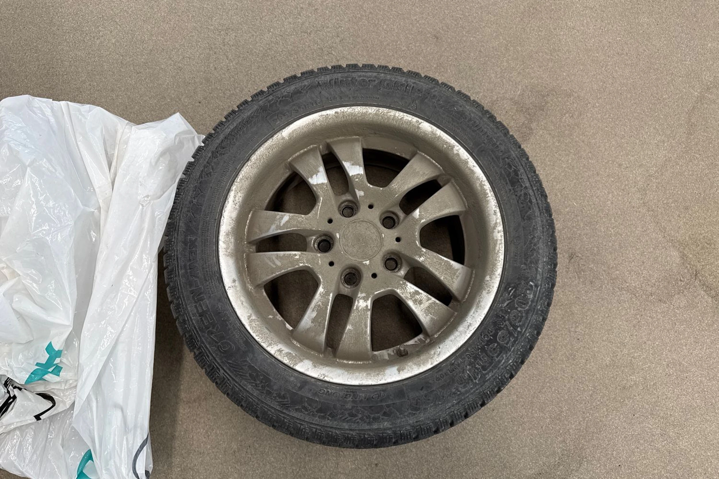 Harmaa BMW 320 2007 kuva 12.