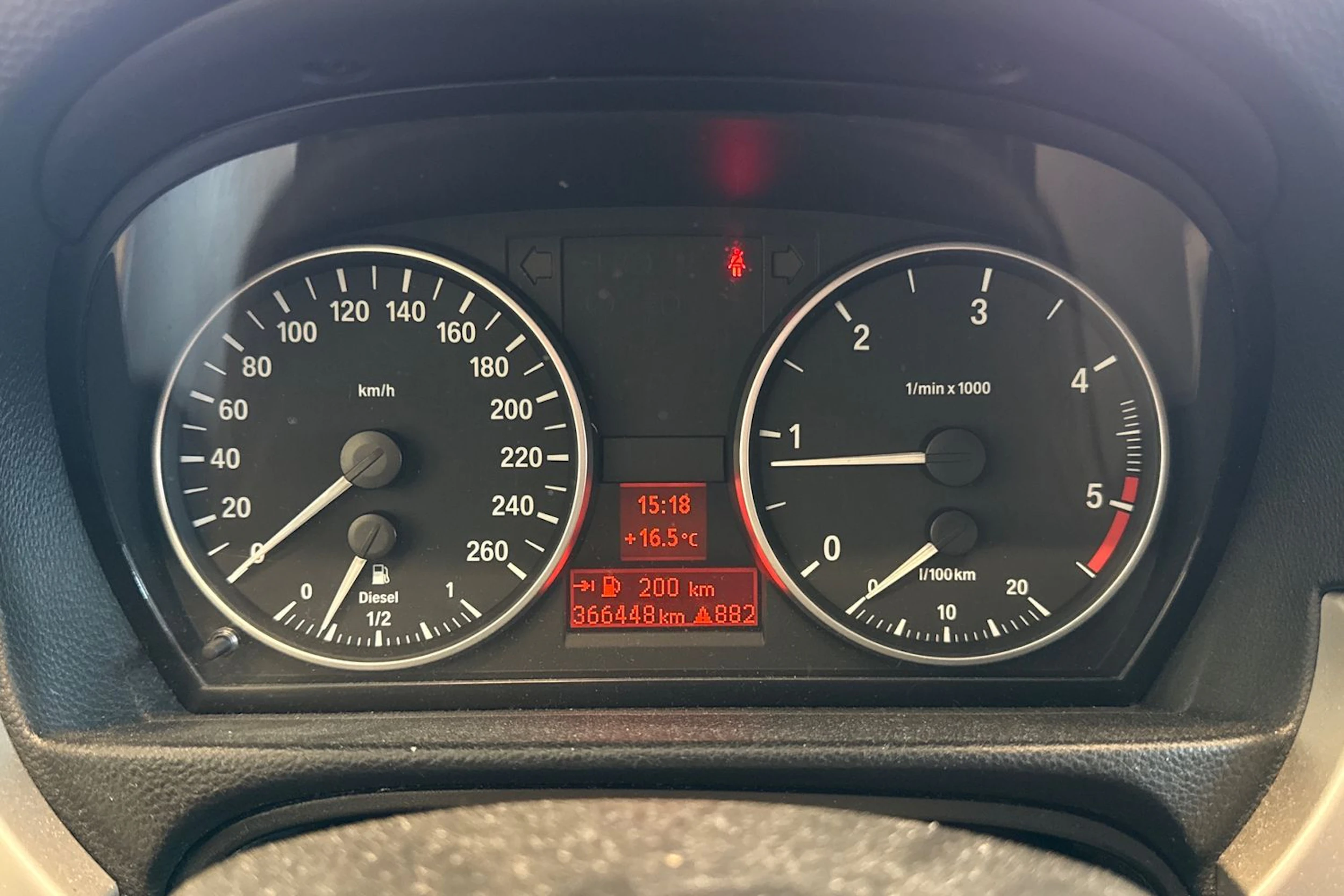 Harmaa BMW 320 2007 kuva 13.