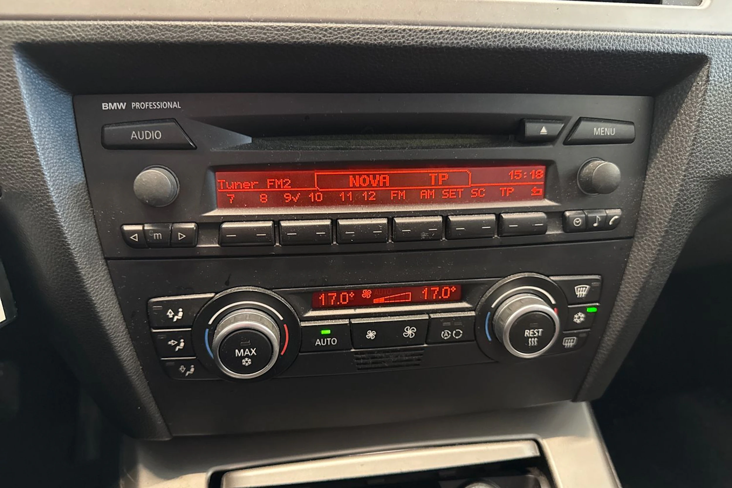 Harmaa BMW 320 2007 kuva 15.