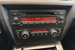 Harmaa BMW 320 2007 kuva 15.