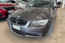 Harmaa BMW 320 2007 kuva 30.
