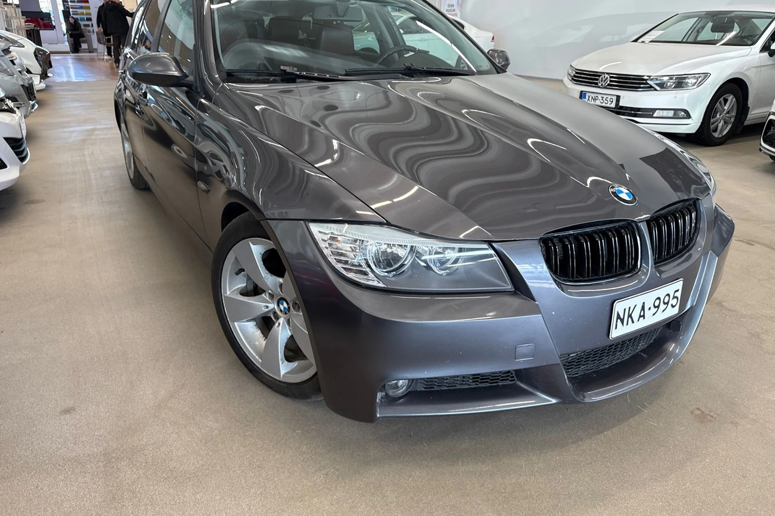 Harmaa BMW 320 2007 kuva 31.