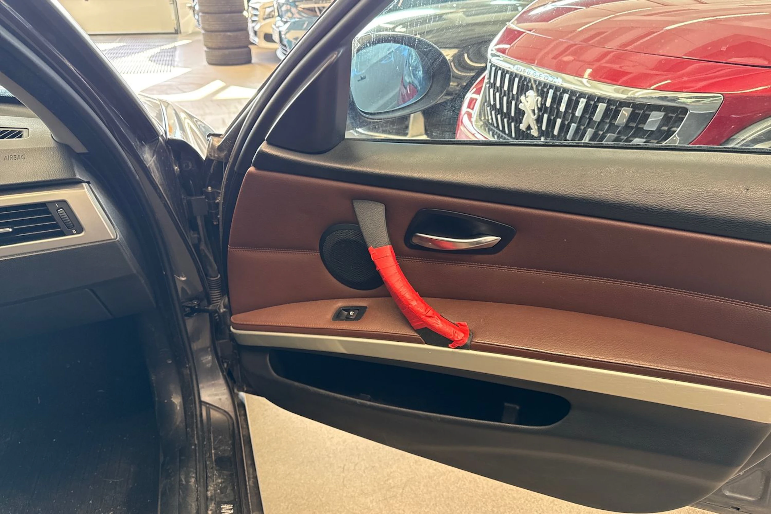 Harmaa BMW 320 2007 kuva 36.