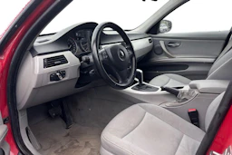 Punainen BMW 320 2009 kuva 3.