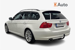 valkoinen BMW 320 2009 kuva 2.