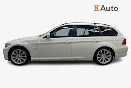 valkoinen BMW 320 2009 kuva 5.