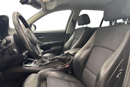 valkoinen BMW 320 2009 kuva 9.
