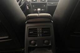 valkoinen BMW 320 2009 kuva 29.
