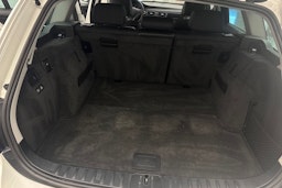 valkoinen BMW 320 2009 kuva 30.