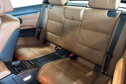 sininen BMW 320 2010 kuva 10.
