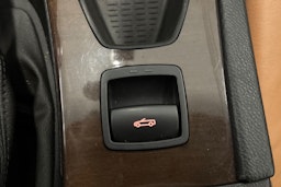 sininen BMW 320 2010 kuva 19.