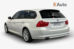 valkoinen BMW 320 2010 kuva 4.