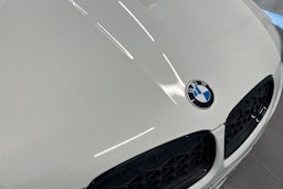 valkoinen BMW 320 2010 kuva 34.