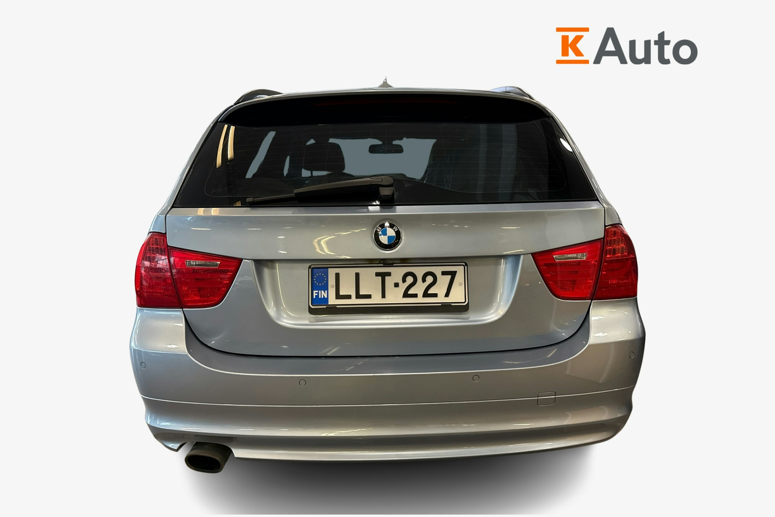 sininen BMW 320 2010 kuva 3.