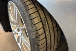 sininen BMW 320 2010 kuva 10.