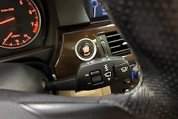 sininen BMW 320 2010 kuva 17.