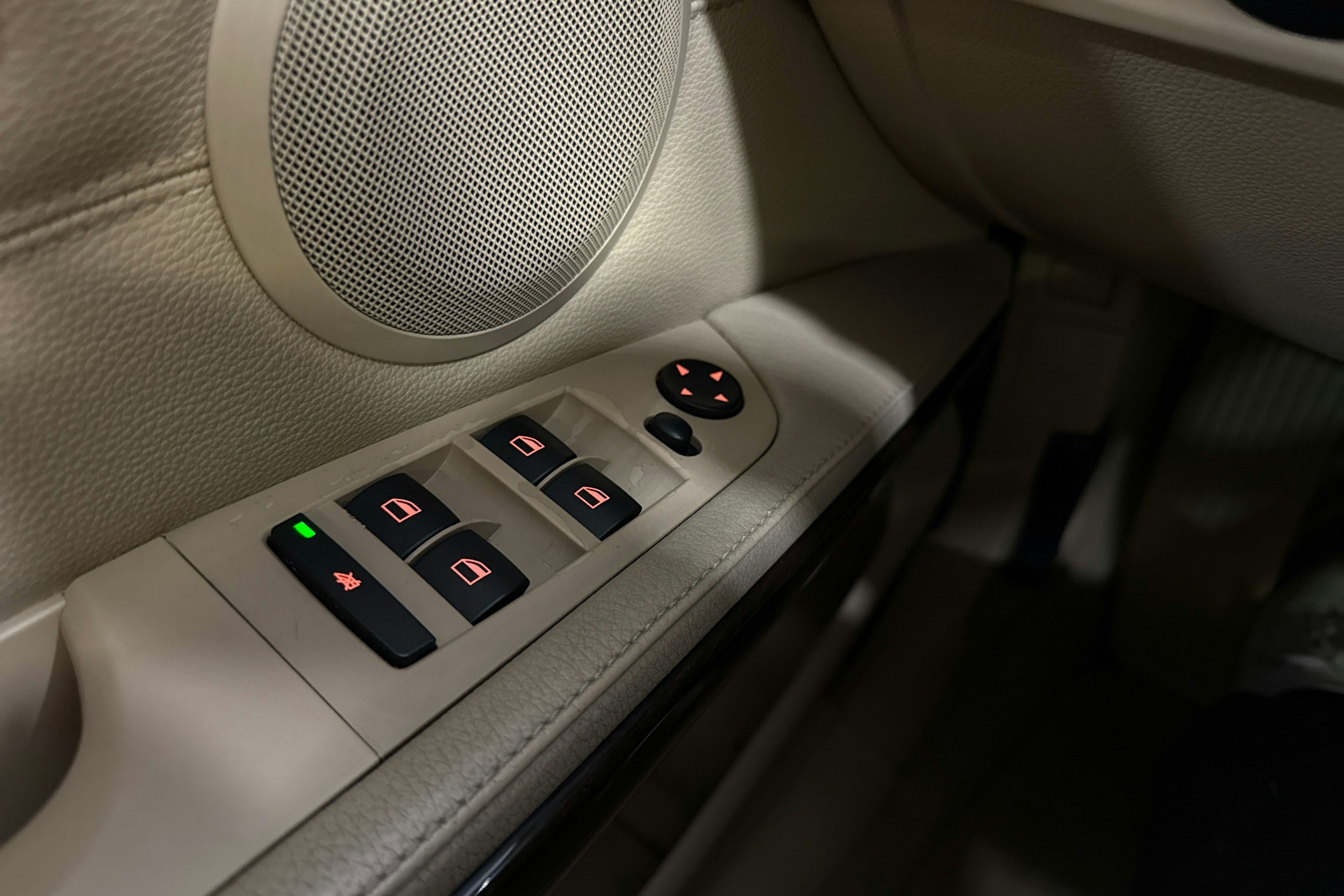 sininen BMW 320 2010 kuva 20.