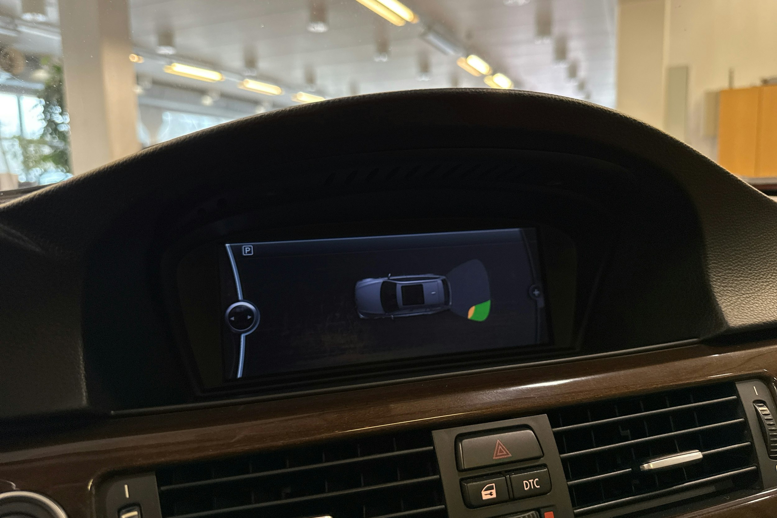 sininen BMW 320 2010 kuva 24.