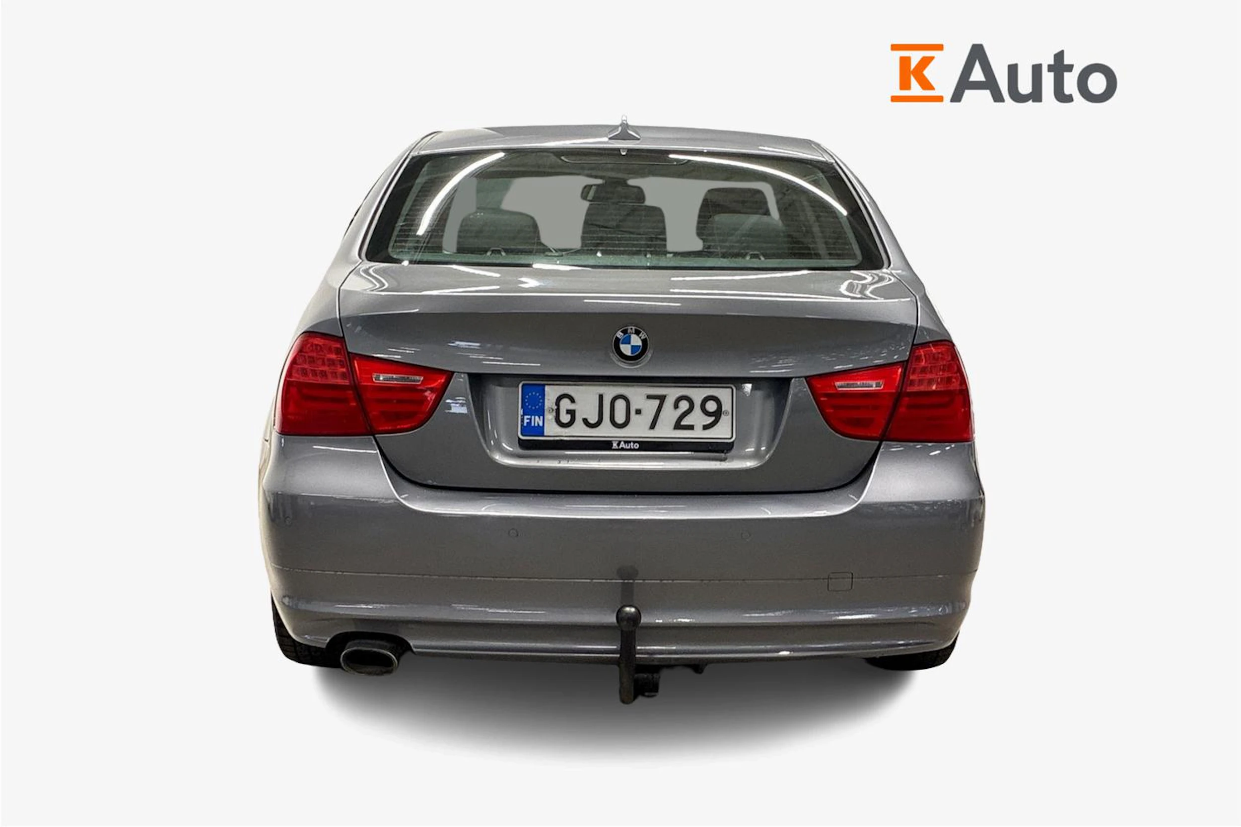 Harmaa BMW 320 2011 kuva 4.