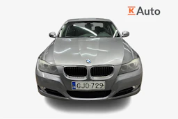 Harmaa BMW 320 2011 kuva 5.