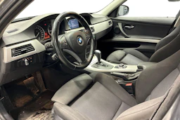 Harmaa BMW 320 2011 kuva 8.