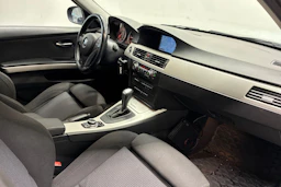 Harmaa BMW 320 2011 kuva 29.