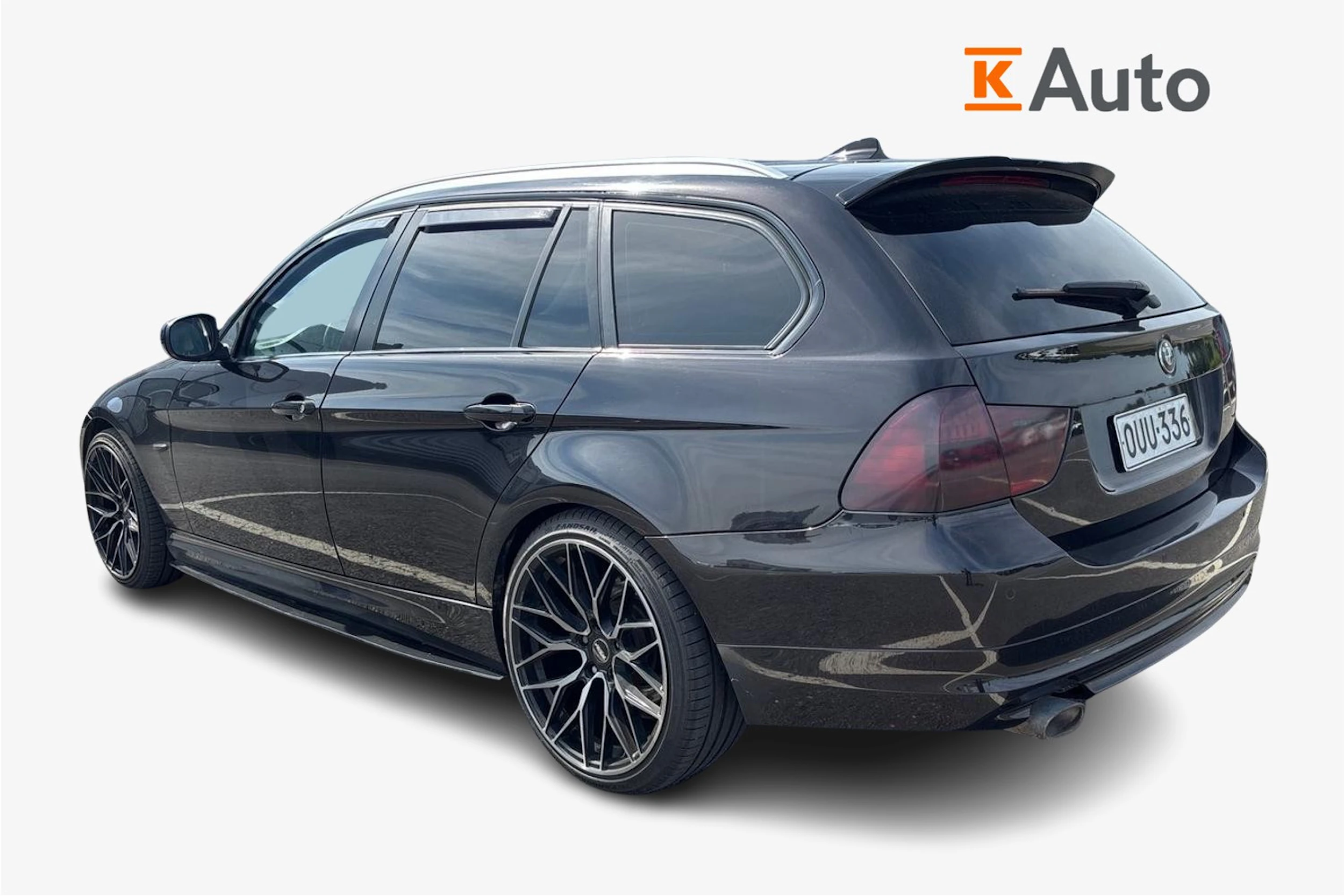 musta BMW 320 2011 kuva 2.