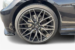 musta BMW 320 2011 kuva 9.