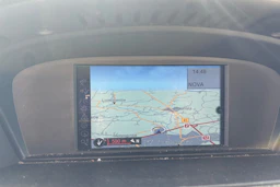 musta BMW 320 2011 kuva 16.