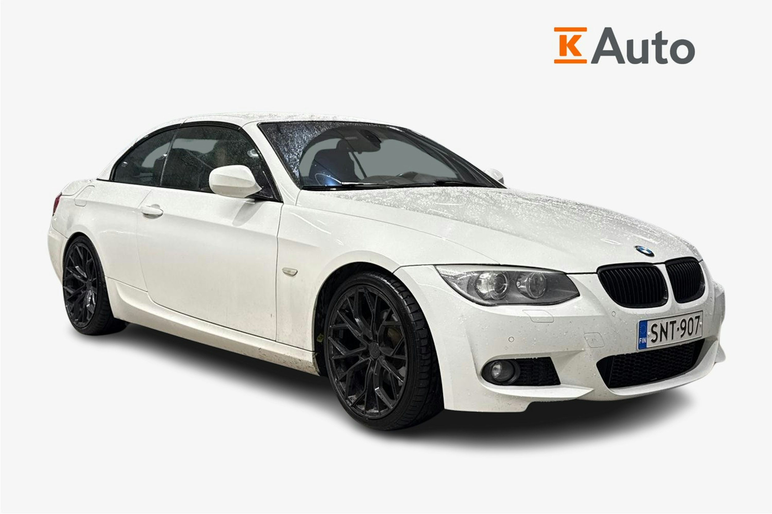 valkoinen BMW 320 2011 kuva 1.