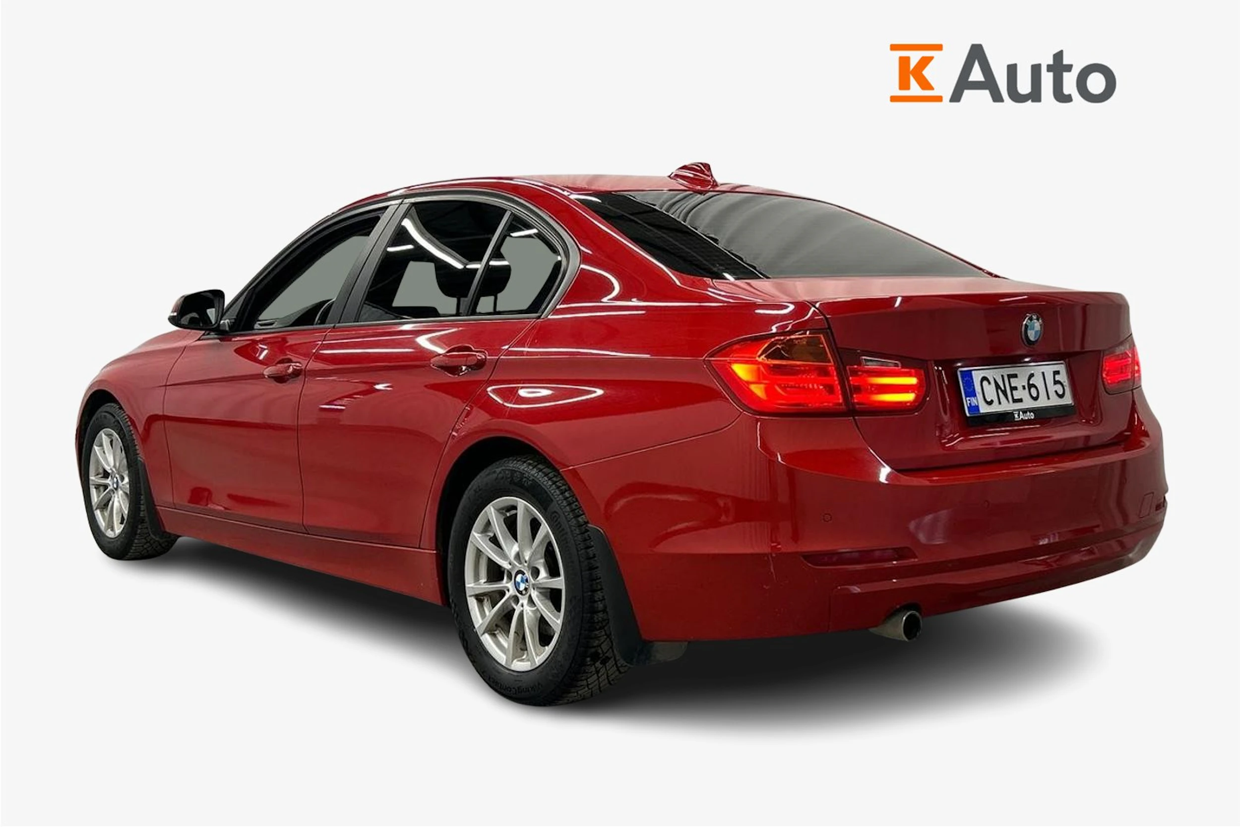 punainen BMW 320 2012 kuva 2.