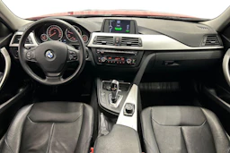 punainen BMW 320 2012 kuva 7.