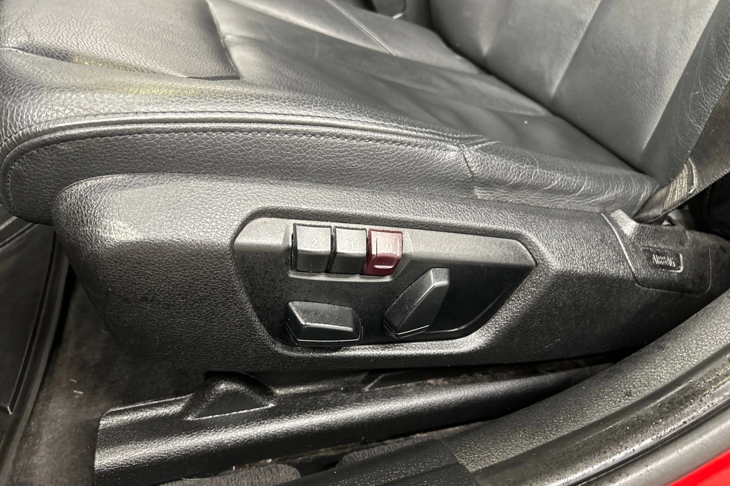 punainen BMW 320 2012 kuva 14.