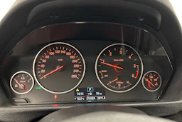 punainen BMW 320 2012 kuva 15.