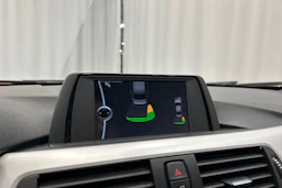 punainen BMW 320 2012 kuva 18.